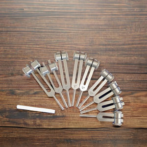 Diapasón de Solfeggio de 9 Notas con Peso para Sanación Sonora + Mazo + Bolsa de Terciopelo - Product Image 5