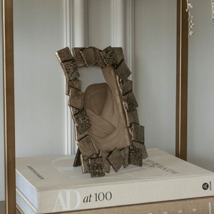 Cadre Photo Premium en Laiton et Aluminium, Cadre Décoratif en Métal pour Table, Décoration de Table pour Hôtel et Maison, Cadres pour Photos - Product Image 2