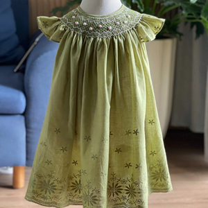 Robe brodée à la main, directement de l'usine, pour bébé fille, en coton biologique, motif floral, respirante, lavable, anti-plis, col personnalisé - Product Image 1