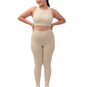 Ensemble de yoga sur mesure pour femme avec logo frontal, taille élastique, léger, 2 pièces, tenue de sport anti-transpiration, extensible dans les quatre sens - Product Image 1
