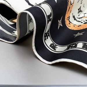 Pañuelo de Seda Personalizado, Ligero, Cuadrado, con Estampado Floral, para Chicas, Clásico, Suave, Multifuncional - Product Image 6