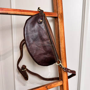 Sac banane en cuir personnalisé polyvalent sac à bandoulière confortable pour tous les jours sac à bandoulière en cuir de vache véritable pour unisexe - Product Image 4