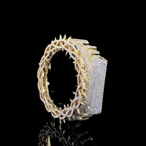 Boîtier de montre GA2100 en or glacé avec lunette à pointes, kit de modification en métal octogonal avec moissanite, couleur personnalisée, matériaux recyclés, échantillon de moule - Product Image 3