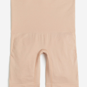 Tanga OEM sin costuras, básica, negra, de talle bajo para mujer, de seda helada, sexy, ecológica y lavable a máquina - Product Image 1