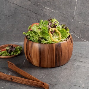 Bol à salade en bois naturel fait main, design minimaliste, grain de bois naturel, vaisselle de table pour la maison, bol de service pour légumes frais - Product Image 1