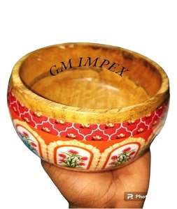 Bol à salade en bois d'acacia écologique de 9.5 pouces fait à la main bols à fruits gravés de vente chaude pour la décoration intérieure et les enseignes murales GM Impex - Product Image 3