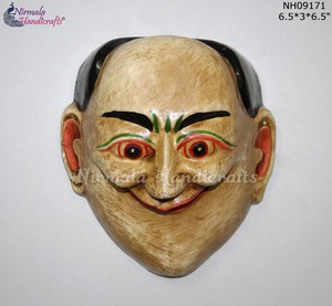 Masque de Joker en bois artisanal Nirmala, masque traditionnel en peuplier, décoration murale, 6,5x3x6,5 pouces, figurine culturelle faite à la main - Product Image 2