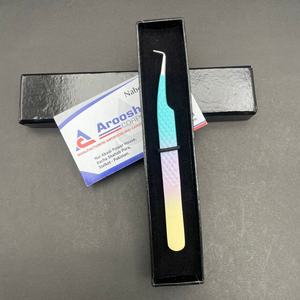 Pinzas Profesionales Personalizables de Dos Tonos Verdes de Acero Inoxidable con Punta de 90 Grados para Extensión de Pestañas, Agarre de Diamante, Sostenibles - Product Image 1