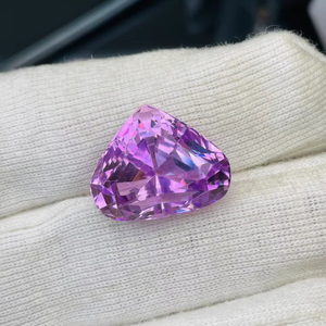 พลอยคุนไซต์ทรงหัวใจธรรมชาติ น้ำหนัก 12.06 กะรัต คุณภาพเกรด AAA ความเงางามระดับ AAA สีสวยงาม เหมาะสำหรับการขัดแต่ง ราคาถูก - Product Image 4