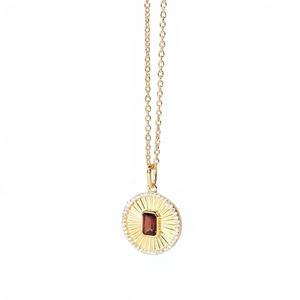 Elegante Collar de Piedras de Nacimiento en Capas, Oro Sólido de 18K, Colgante de Granate Rojo Corte Esmeralda con Diseño de Rayos de Sol, Círculo de Halo de Diamantes, Joyería Minimalista - Product Image 4