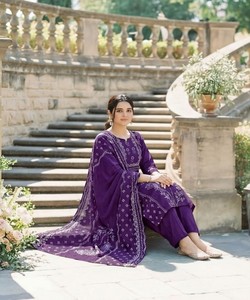 Conjunto de Muselina Moderna con Estampado a Mano, Top y Pantalón con Dupatta, para Uso Diario, Precio al por Mayor, Prenda Étnica, Color Morado - Product Image 2