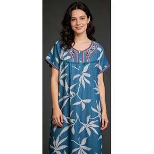 Camisón Largo Estampado Cómodo para Mujer Alpine, Mangas Cortas con Bolsillo Lateral Completo, Ropa de Dormir Suave - Product Image 2