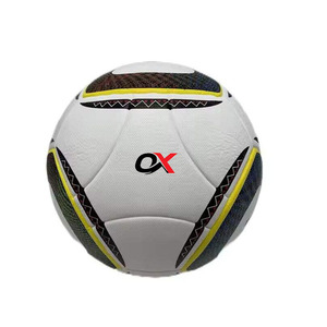 Ballon de football de taille 5 de haute qualité Oxva Industries, en cuir PU, logo personnalisé, léger, écologique, haute rétention d'air - Product Image 1
