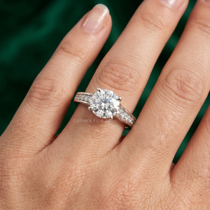 Anillo de Compromiso con Diamante Cultivado en Laboratorio Personalizado, Oro Blanco de 9K, 10K, 14K, 18K, Chapado en Rodio, Lujoso Solitario con Piedras Laterales Engastadas en Canal - Product Image 6