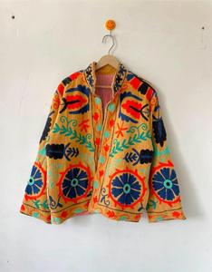 Elegante Chaqueta Suzani Bordada a Mano en Algodón Naranja con Patrón Floral, Manga Larga, Cuello Alto, Estilo Bohemio, Abrigo de Invierno para Mujer - Product Image 1