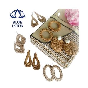 BEST SELLER Boucles d'oreilles en rotin faites à la main élégantes Matériel durable Occasions de fête tendance - Product Image 1