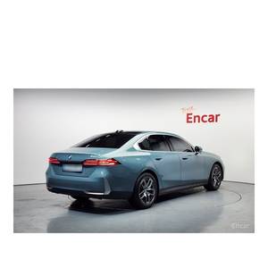 บีเอ็มดับเบิลยู ซีรีส์ 5 รุ่น 520i ปี 2024 ระยะทาง 15,592 กม. เกียร์อัตโนมัติ เบาะหนัง พวงมาลัยซ้าย กล้องมองหลัง - Product Image 2