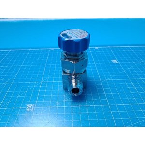 Válvula Neumática de Fuelle KITZ-SCT SCV 316L 10K-1/2 (3/8) EP KD 080080636 Usada Como Pieza de Repuesto para Equipos Legacy Semiconductor - Product Image 1