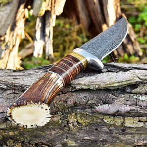 Cuchillo de Caza y Camping Multifuncional de Acero Damasco de Alto Contenido de Carbono, Hoja Recta, Espiga Completa con Mango de Asta de Ciervo - Product Image 4