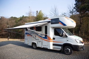 Toldo Lateral Completo para Caravanas de Viaje con Luz LED para Vehículos Recreativos - Product Image 2