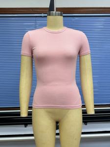 Camiseta negra ajustada acanalada de cuello redondo de alta calidad, camisetas lisas ecológicas para mujer, Camisetas Básicas de cuello redondo - Product Image 5