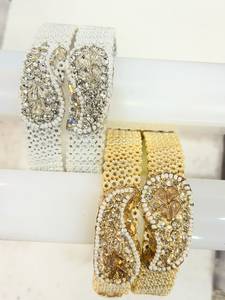 Exclusivo Brazalete de Latón MN EXPORTS para Mujer, Estilo Clásico, Accesorios para Bodas - Product Image 1