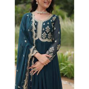 ชุดราตรีปักเลื่อมสำหรับงานปาร์ตี้ออกแบบโดยดีไซเนอร์ - Product Image 2