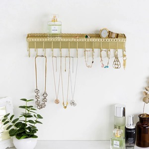 Support de présentation de bijoux en bois à trois niveaux pour colliers, bracelets et boucles d'oreilles - Product Image 6