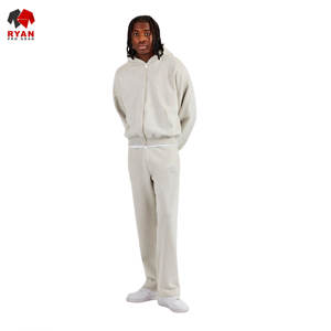 ชุดวอร์มพิมพ์ลายสำหรับผู้ชายไซส์ใหญ่ รุ่นเรกูลาร์ฟิต ยี่ห้อ Ryan Pro Gear แห้งเร็ว เป็นมิตรกับสิ่งแวดล้อม ผลิตจากโพลีเอสเตอร์ 100% แบบ 2-in-1 พร้อมโลโก้ที่ปรับแต่งได้ - Product Image 1