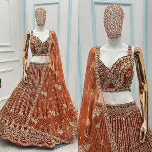 Conjunto Étnico Indio de Diseño: Lehenga, Blusa y Dupatta con Lentejuelas, Bordado y Adornos de Mariposas en Tela de Red para Bodas y Fiestas - Product Image 1