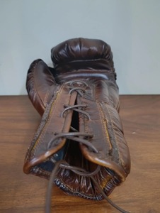 Handcrafted One Piece Genuine Leather Boxing Gloves Pro Training Sparring Gloves Lightweight Padded Wrist Closure Custom Design - Product Image 1