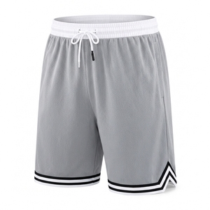 Shorts de sport respirants pour hommes en maille 100 % polyester, couleur unie, taille à cordon de serrage, pour adultes, toutes saisons, coupe classique - Product Image 3