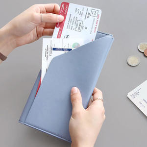 Cartera de Pasaporte de Cuero Vegano PU con Logotipo Personalizado, Portadocumentos de Viaje Delgado con Ranuras para Tarjetas - Product Image 2