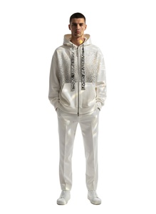 เสื้อฮู้ดดี้ผู้ชายแบบสั่งทำพิเศษ ประดับเพชรเทียม ทรงโอเวอร์ไซส์ ผ้าเฟรนช์เทอร์รี่ 500gsm สไตล์สตรีทแวร์ ล้างสีแบบแอซิดวอช หนักแน่น ทรงพูลโอเวอร์ รับผลิตแบบ OEM - Product Image 1