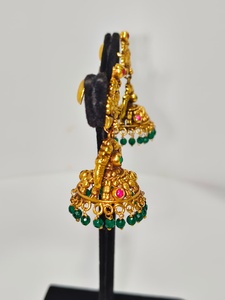 Pendientes Antiguos de Oro Sólido de 22k Hechos a Mano con Esmeraldas Verdes y Perlas Naturales para Bodas - Product Image 3