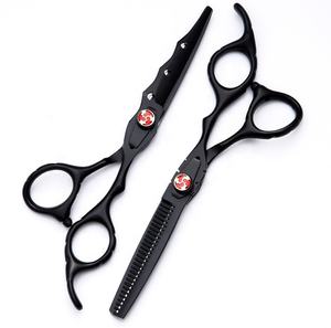 Juego de tijeras de corte de pelo de peluquero negro profesional de 6 pulgadas de 2 piezas con tornillo ajustable y logotipo personalizado - Product Image 1