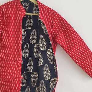 Veste d'hiver pour femme à imprimé floral fait main, vêtements blancs et roses, veste indienne Kantha, manteau matelassé en coton, style bohème hippie - Product Image 2