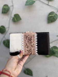 Portefeuille en cuir de vachette sculpté à la main, pochette pour cartes et téléphone, élégant, multi-usages, style western - Product Image 3