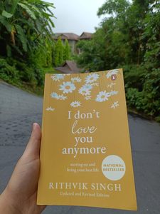 Je ne t'aime plus par Rithvik Singh, livre broché en anglais, livre de poésie sur l'amour et la guérison - Product Image 4