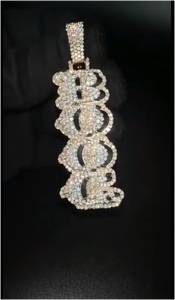 Colgante Personalizado de Hip Hop, Vertical, con Incrustaciones de Diamantes, Plata 925, Moissanita, Corte Brillante Redondo, Unisex, con Letra - Product Image 3