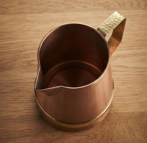Carafe en cuivre classique de taille moyenne, durable, pour la table, les fêtes, la maison, l'hôtel et les restaurants, pour l'eau et le vin - Product Image 4