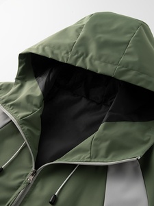 Chaqueta Softshell Verde Oliva para Hombre, Deportiva, con Capucha, Bolsillos con Cremallera, Impermeable, Resistente al Viento, para Todas las Estaciones, Ropa de Exterior - Product Image 3
