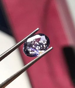 Iolite bleue naturelle de qualité supérieure, taille ovale, effet soleil, brillante et chatoyante à l'intérieur. - Product Image 1
