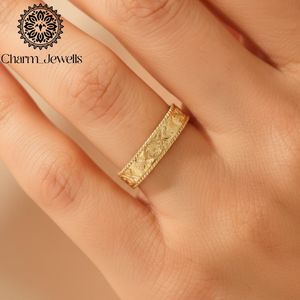 แหวนหมั้นผู้หญิง Charm ชุบทอง 18K เงินแท้ ลายดอกไม้คลาสสิก ประดับเพชรโมอิสซาไนต์ทรงคุชชั่น ฝังแบบ Prong Set รับรองโดย IGI น้ำหนัก 3 กรัม - Product Image 6