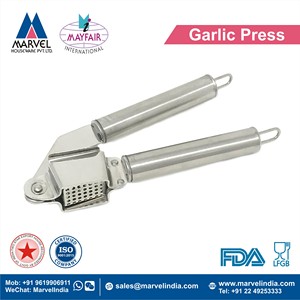 Presse-ail en acier inoxydable poli miroir argenté, certifié LFGB, écologique, avec poignée ergonomique et tube éplucheur en silicone pour aliments - Product Image 2