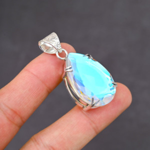 Colgante de Plata de Ley 925 con Topacio Místico Creado en Laboratorio, de Alta Calidad, Diseño de 1.80 Pulgadas, para Mujer, Venta al Por Mayor - Product Image 2