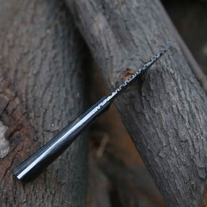 Cuchillo de Caza Compacto de Acero de Damasco, Mango Negro, Hoja con Patrón Decorativo, Personalizable OEM, Alta Calidad, Garantía de 3 Años - Product Image 6