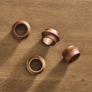 Ensemble d'anneaux de serviette en bois naturel, décoration de table artisanale pour restaurants, hôtels, banquets et événements spéciaux - Product Image 1
