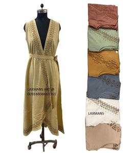 ชุดเดรสยาวสำหรับผู้หญิงพิมพ์ลายหลากสีผ้าฝ้ายป่านสไตล์ใหม่สำหรับกลางแจ้งจากอินเดีย - Product Image 1