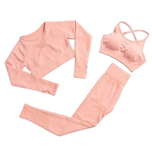 Ensemble 2 pièces sans couture : Leggings sculptants respirants taille mi-haute et brassière de sport pour la gym, le yoga et l'entraînement (121 Ch - Product Image 1